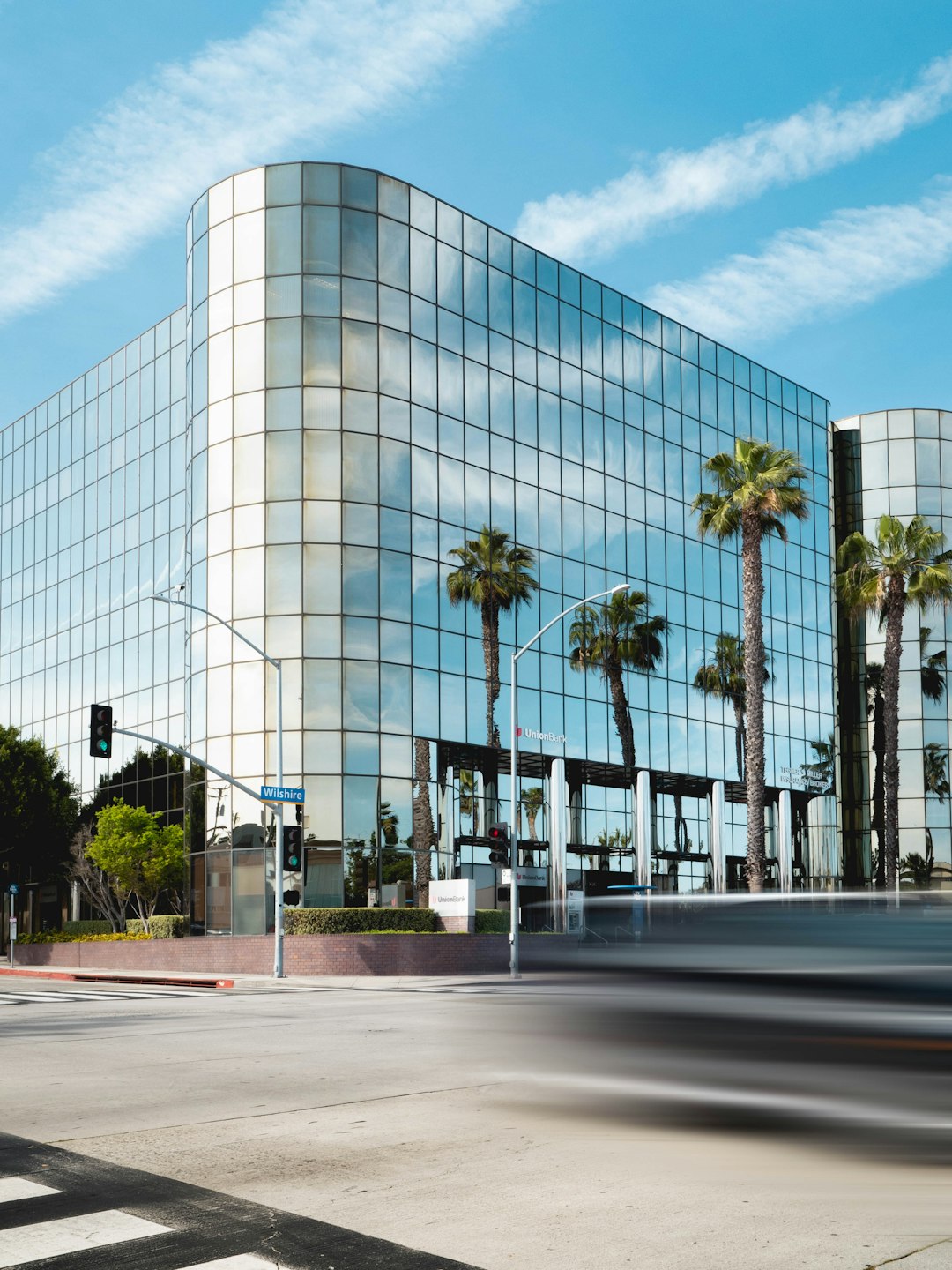 Corporate Moving Services in Los Angeles: What's Included and What to Expect — LuxeMove
