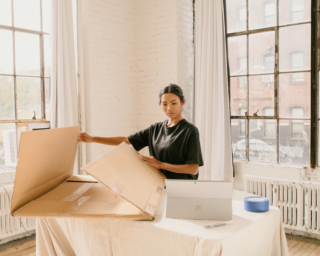 How to Use a Corporate Relocation Package: Making the Most of Your Benefits — LuxeMove