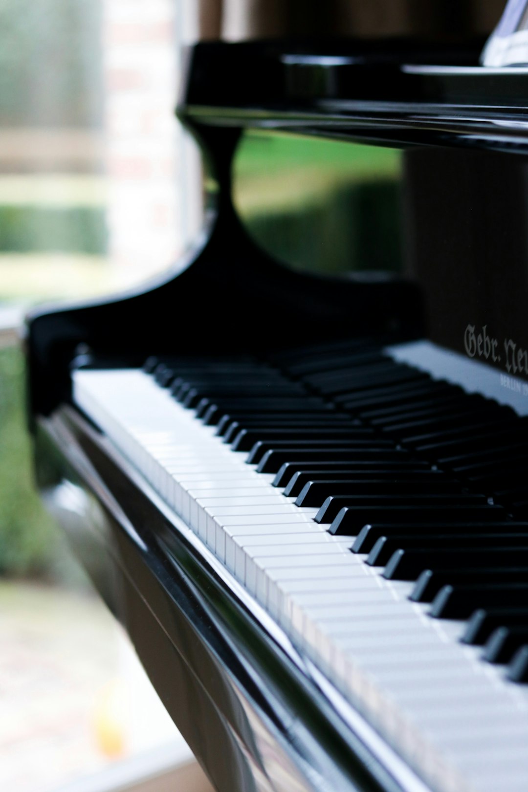 Moving a Grand Piano vs. Upright Piano: What's Different and Why It Matters — LuxeMove