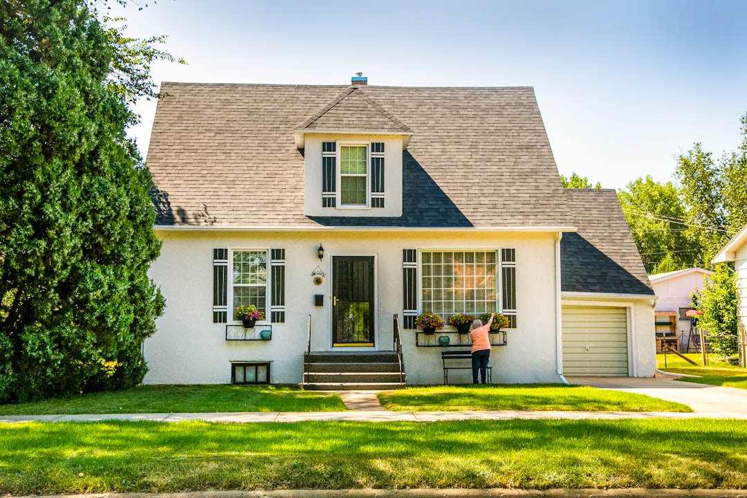 Moving After Selling Your Home: How to Coordinate Your Timeline — LuxeMove