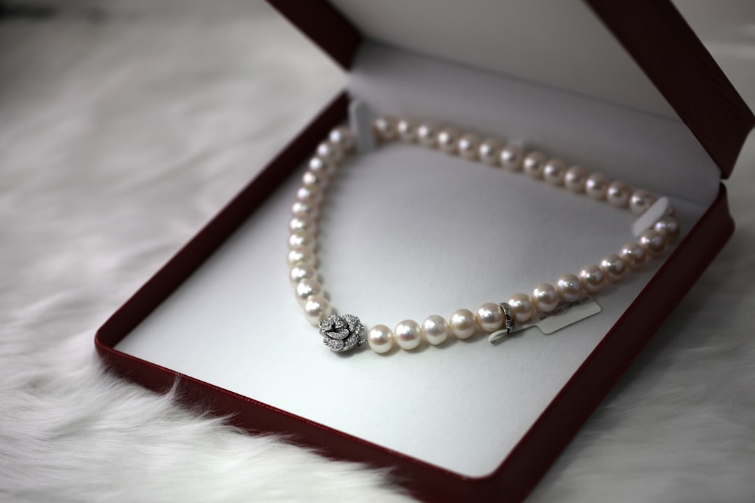 Moving Jewelry and Valuables: How to Transport Your Most Precious Belongings Safely — LuxeMove