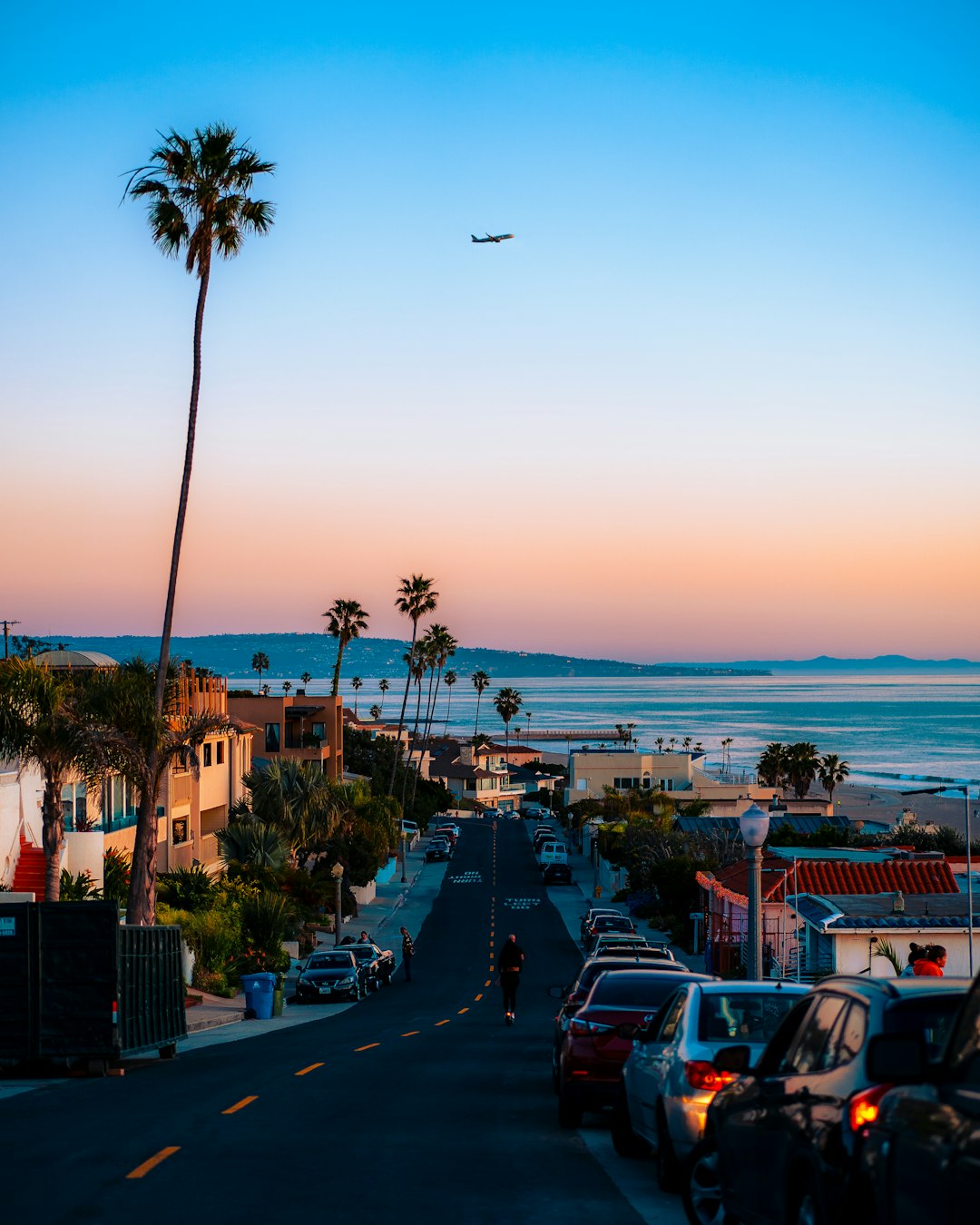 Moving to California: The Complete Relocation Guide for 2026 — LuxeMove