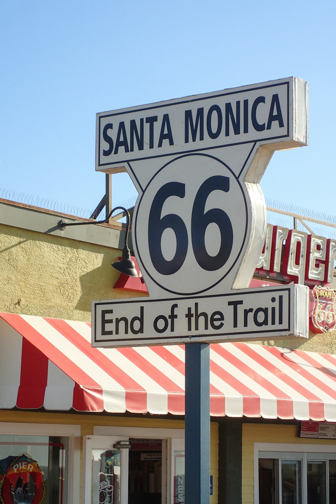 Moving to Santa Monica: The Complete 2026 Relocation Guide — LuxeMove