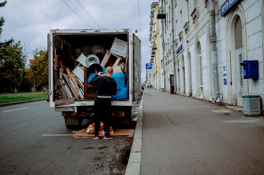 20 Questions to Ask a Moving Company Before You Hire Them — LuxeMove